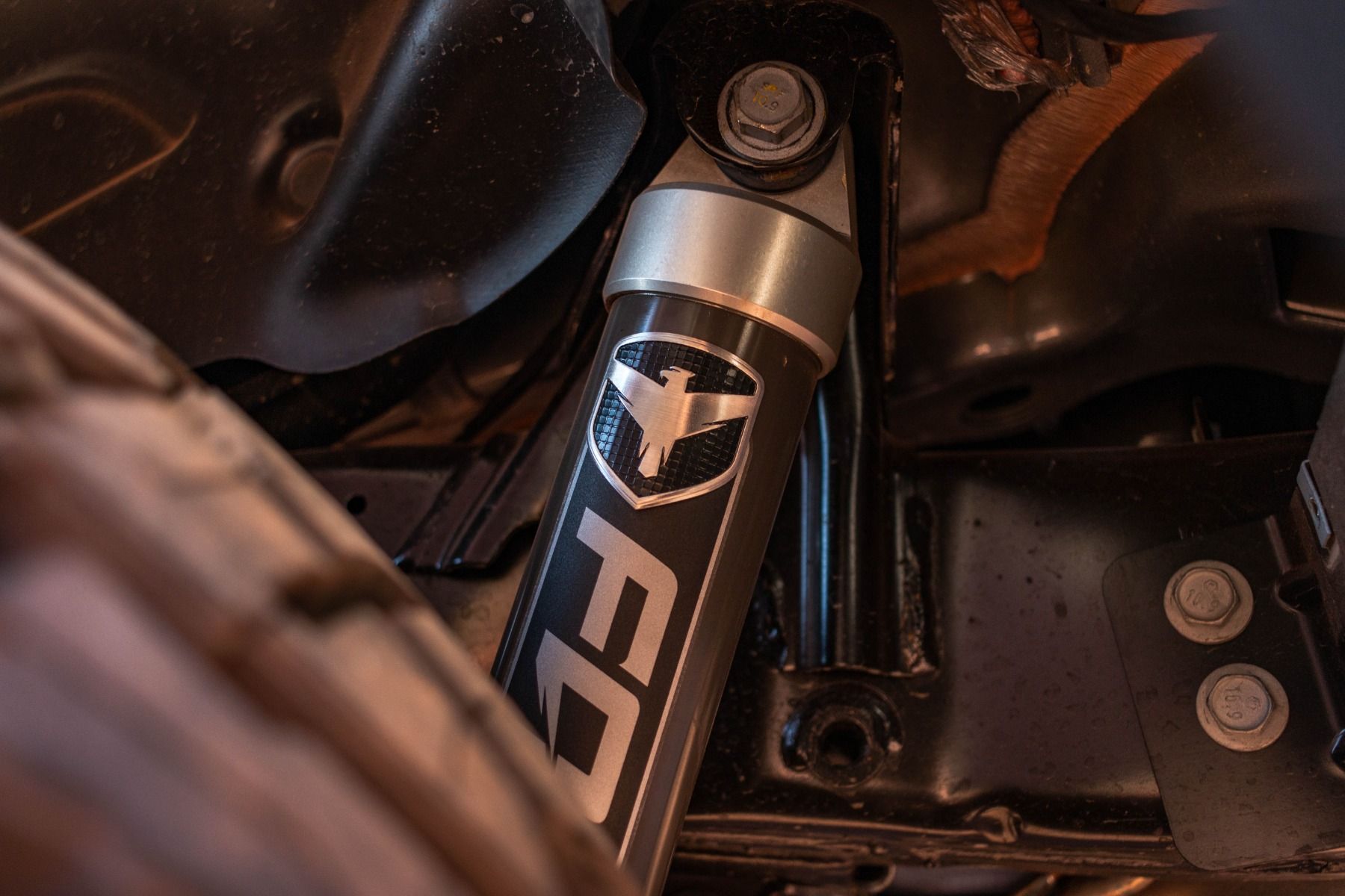 JL 4dr: Falcon SP2 2.1 Monotube Shock Kit (2-3.5″ Lift
